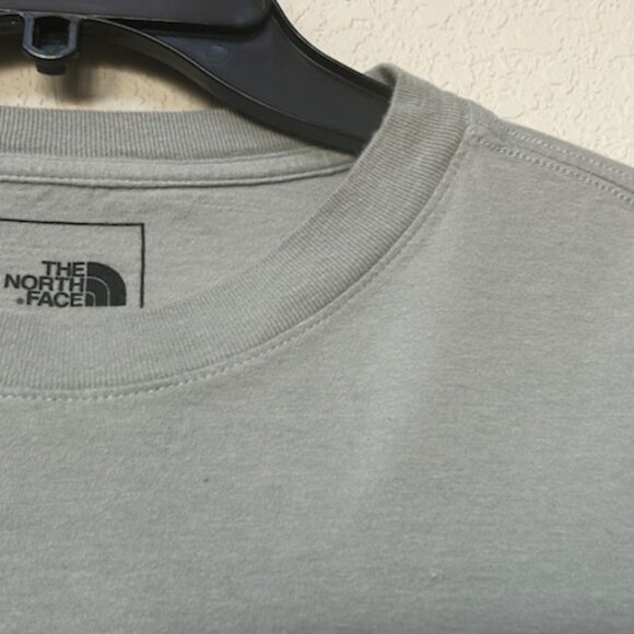 The North Face Men's Classic Fit Long Sleeve Shirt Tee Crewneck - Picture 7 of 11